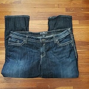 Silver jeans co. Size 24 capris, run small!!